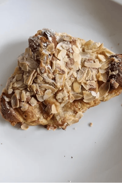 El croissant de almendras