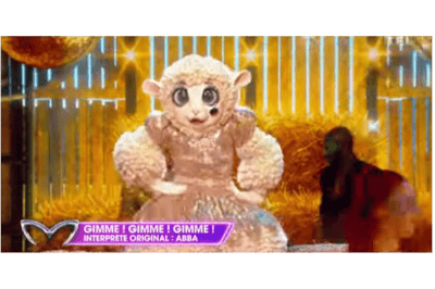 Agneau chante Gimme Gimme Gimme
