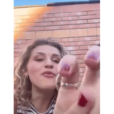 “TRA VIRGOLETTE”