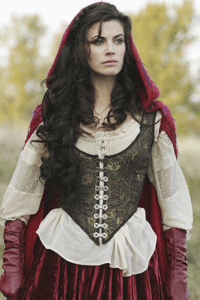 Ruby Lucas / Scarlet, le Petit Chaperon rouge / le Grand Méchant Loup