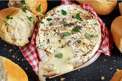 Camembert assado
