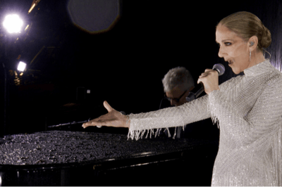 Céline Dion che canta «L'Hymne à l'amour» di Édith Piaf