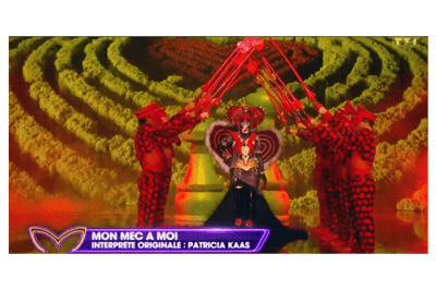 Dama de Coração canta Mon Mec à Moi