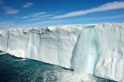 Cascata no arquipélago de Svalbard