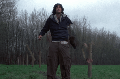 Rory Peters – Découpé par des fils barbelés