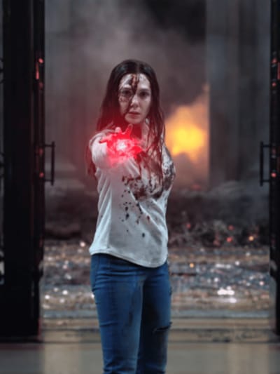 Atuendo de Wanda poseída en Doctor Strange en el Multiverso de la Locura