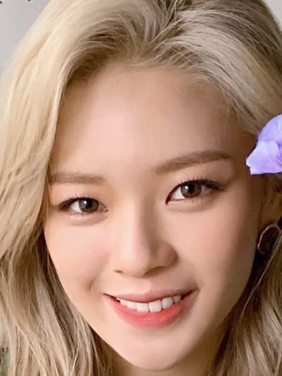 JEONGYEON