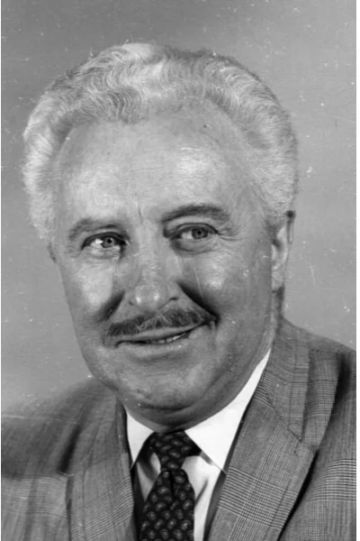 Larry Tate