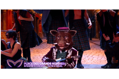 Sanglier chante Place des grands hommes