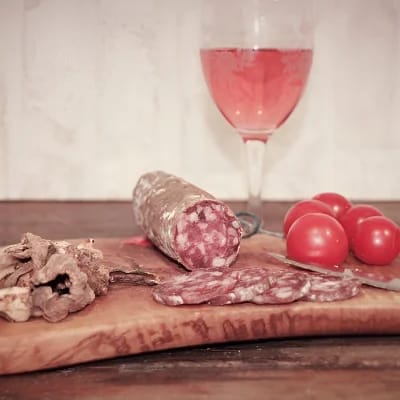 Salsicha com cogumelos porcini