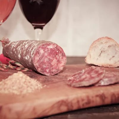 Salsicha com Pimenta d’Espelette