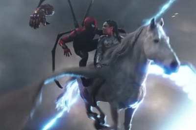 Spider-Man protegge il guanto con l'aiuto degli amici - Endgame