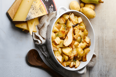 Casseruola di patate mandorlata con pere e Vacherin fribourgeois AOP