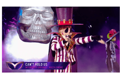Esqueleto cantando Can’t hold us
