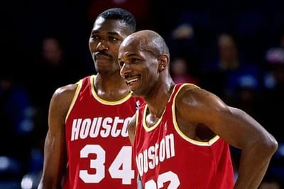 Hakeem Olajuwon – Clyde Drexler
