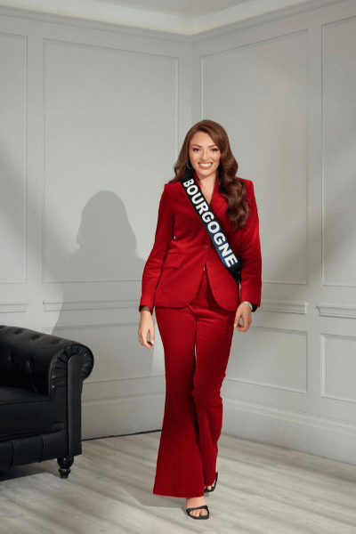 Miss Bourgogne, Clara Diry