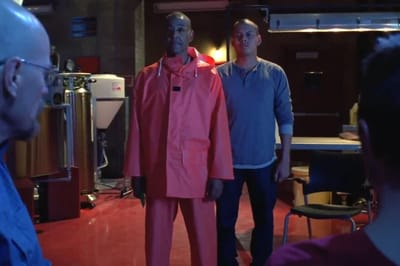 Le Cutter (Box Cutter) S4E1