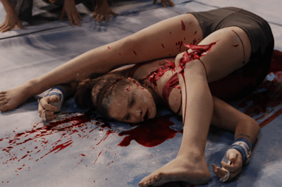 Candice Hooper – Violemment disloquée au sol