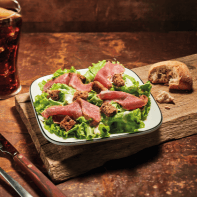 Ensalada de pastrami