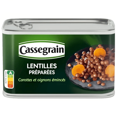 Lenticchie preparate, carote e cipolle affettate